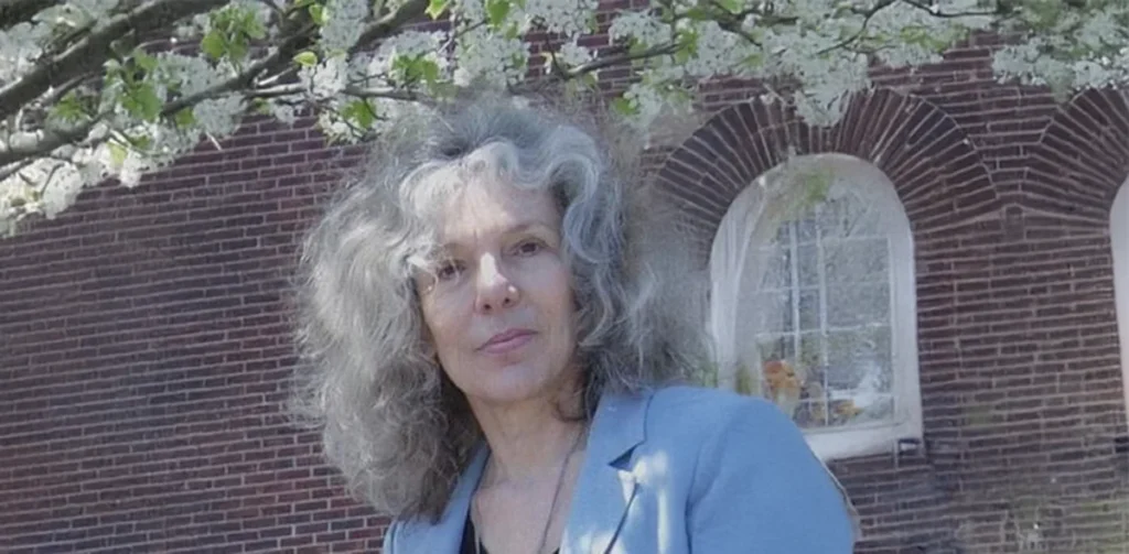 Regina Clarke Weaves Science, Fantasy, and Mystery into Unforgettable Stories That Explore the Unknown